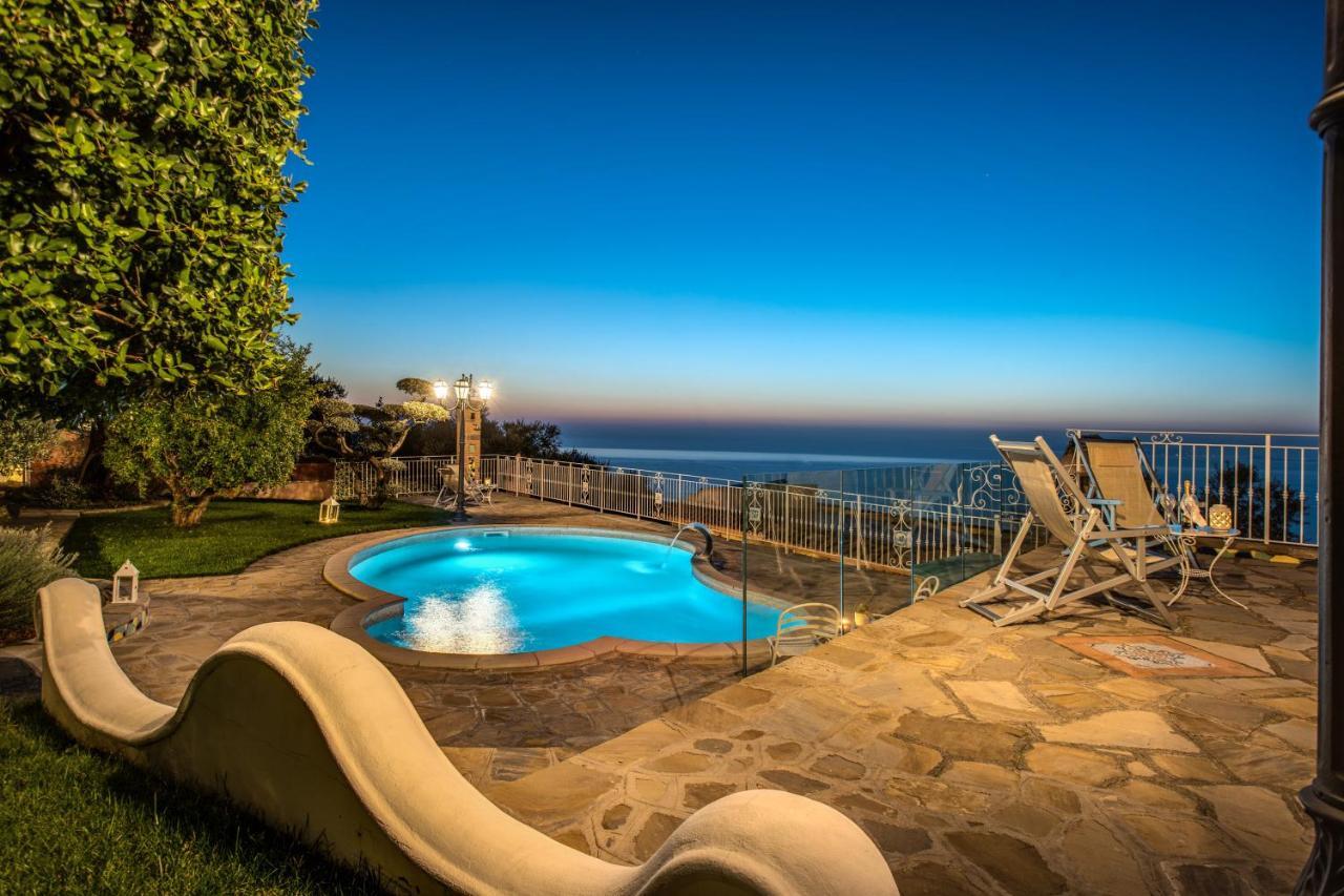 Villa Marika - Private Heated Pool Масса-Лубренсе Екстер'єр фото
